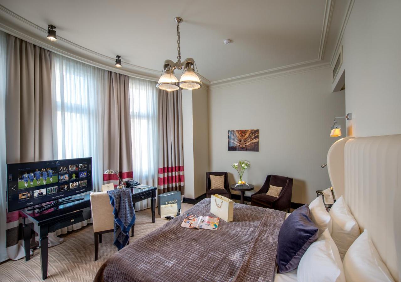 Astoria Hotel Lviv Bagian luar foto