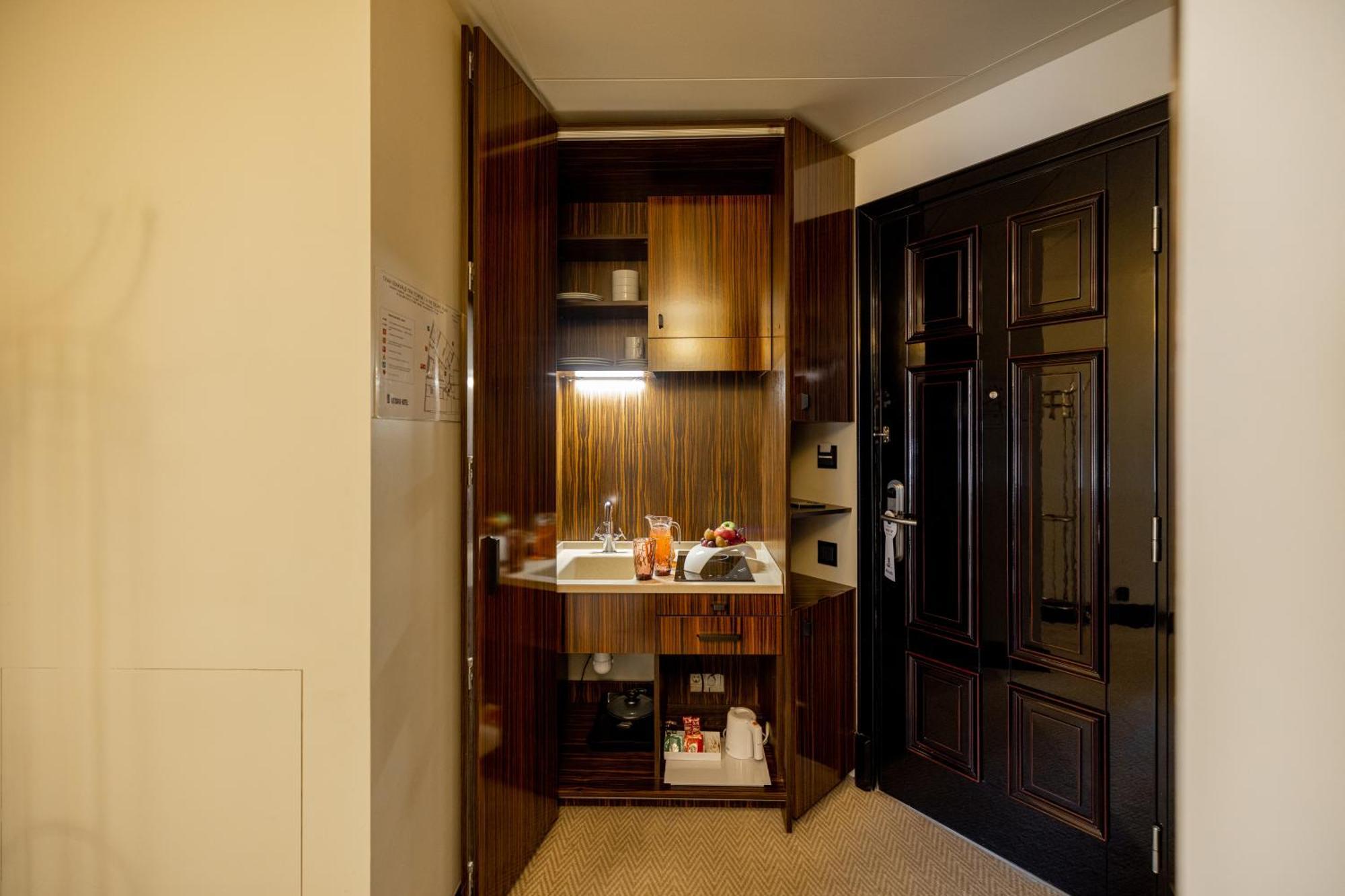 Astoria Hotel Lviv Ruang foto