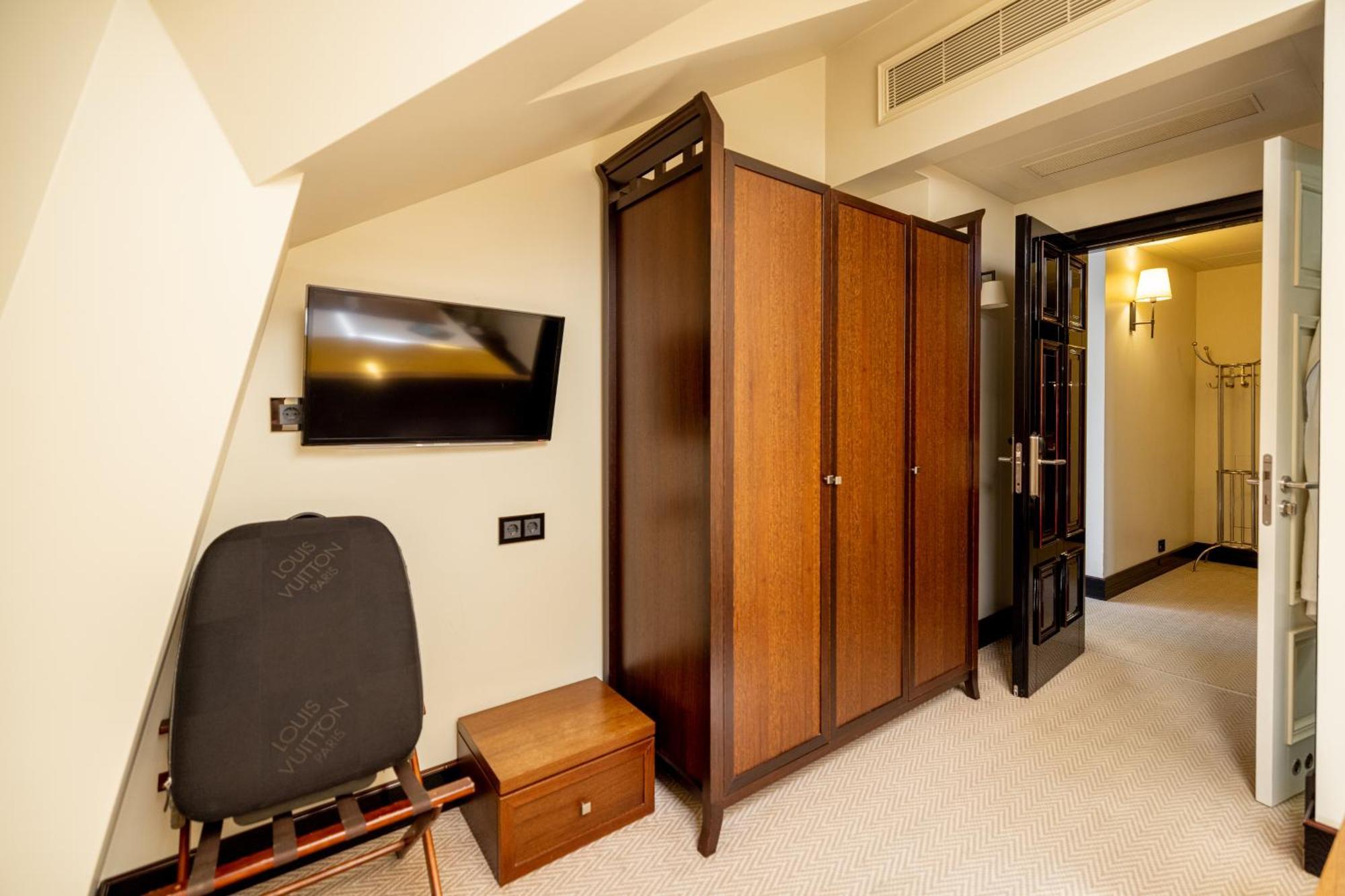 Astoria Hotel Lviv Ruang foto