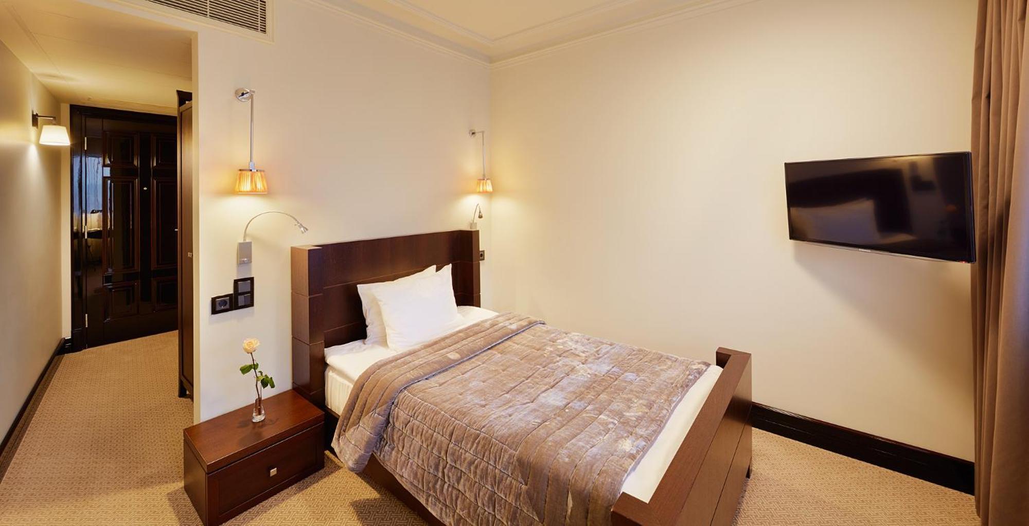 Astoria Hotel Lviv Bagian luar foto