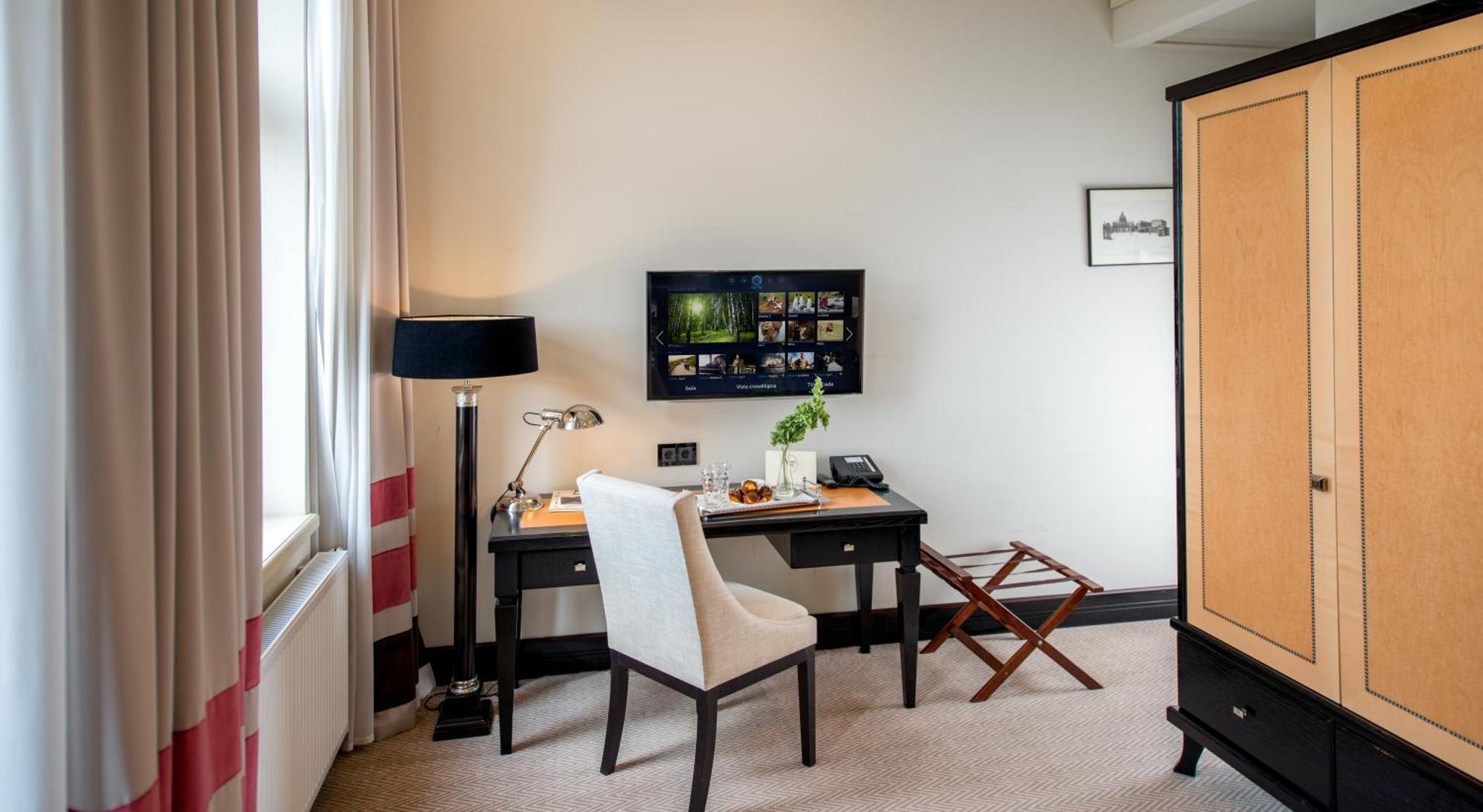 Astoria Hotel Lviv Bagian luar foto
