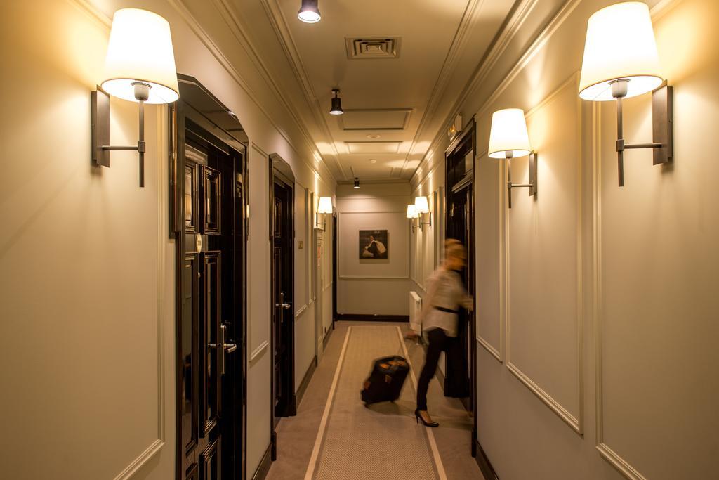 Astoria Hotel Lviv Bagian luar foto