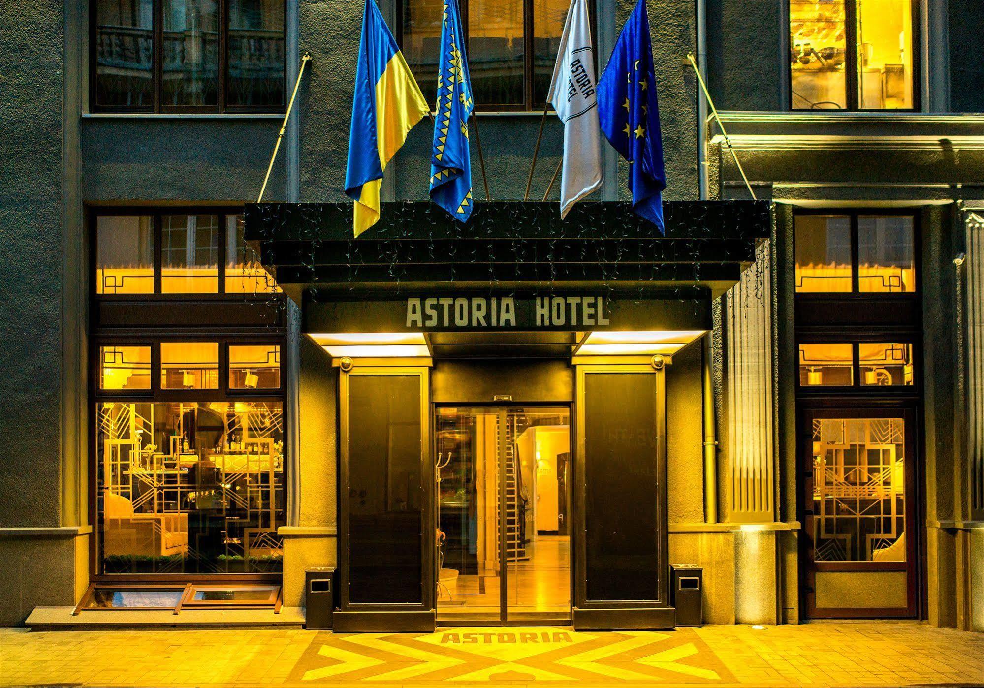 Astoria Hotel Lviv Bagian luar foto